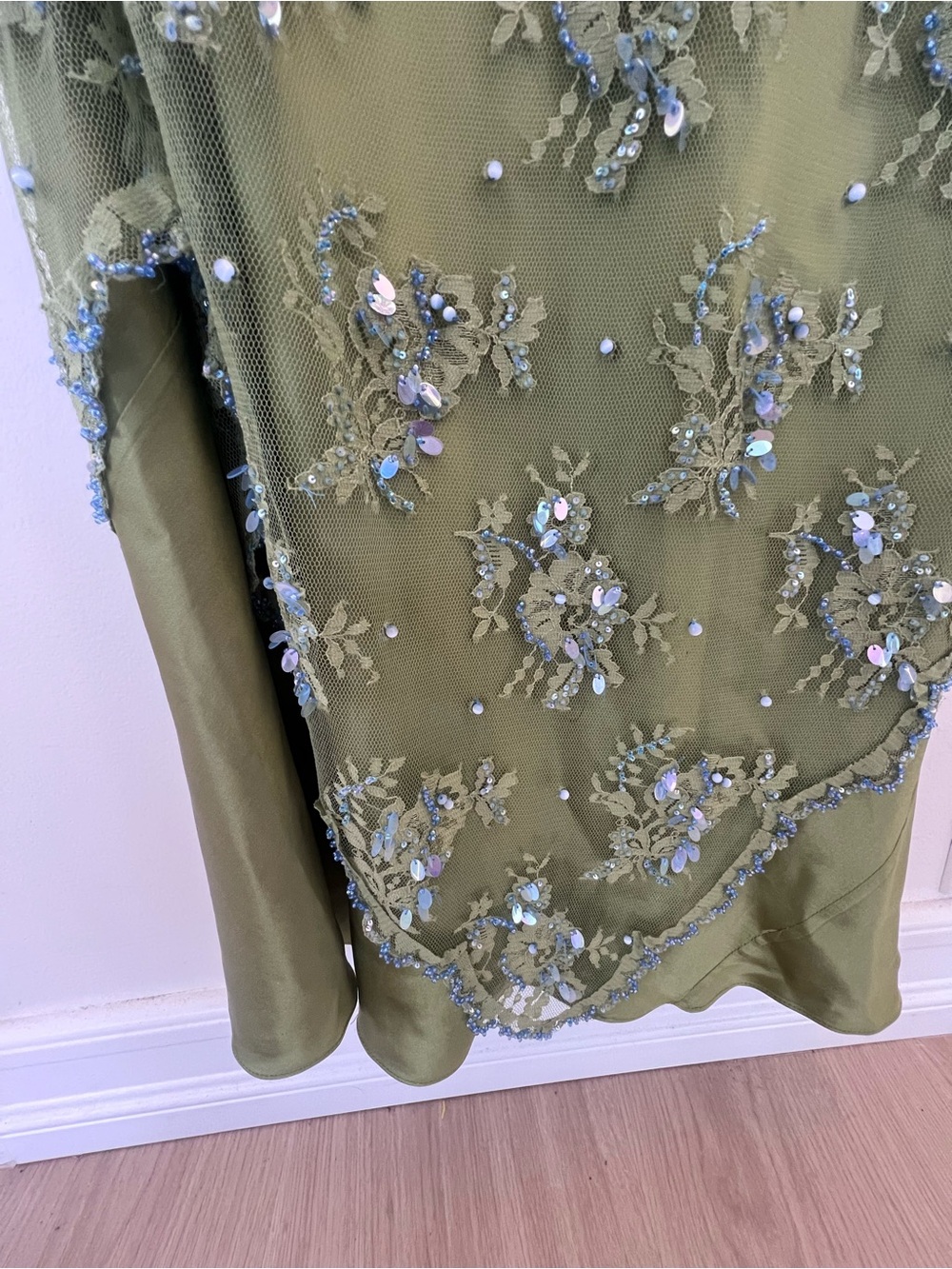 Victoria Royal Womens Silk Beaded Maxi Gown Size 10 Flutter Sleeves Fitted Green - Picture 7 of 13